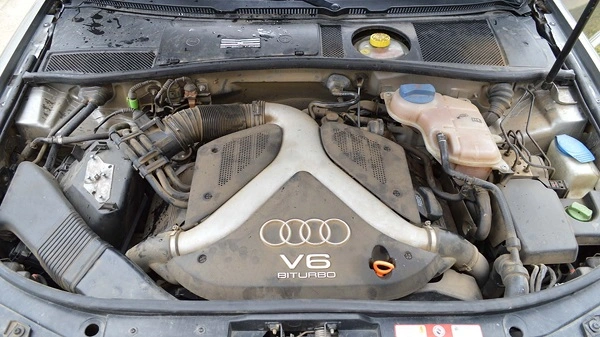 Motorraum verschmutzt